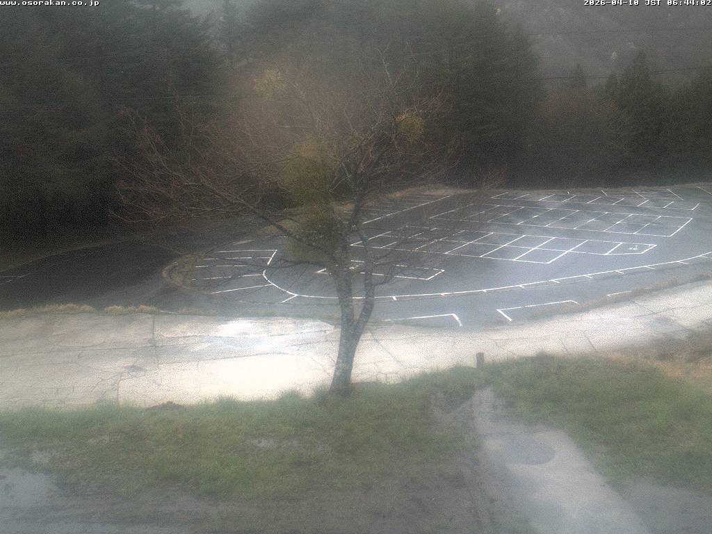 ヒュッテオソラカン前駐車場